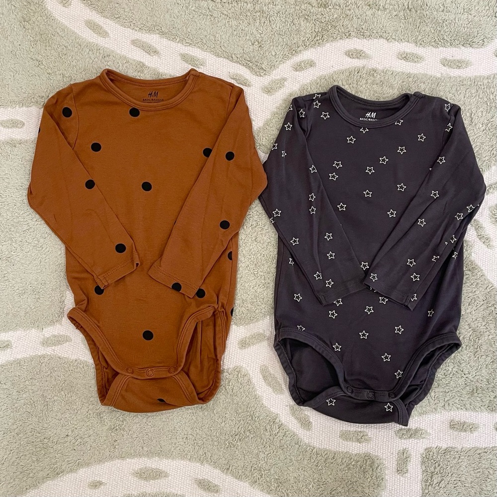 Bundle of Two H&M Organic Star and Polka Dot Print Long Sleeve Bodysuits - 2T - Picture 1 of 3